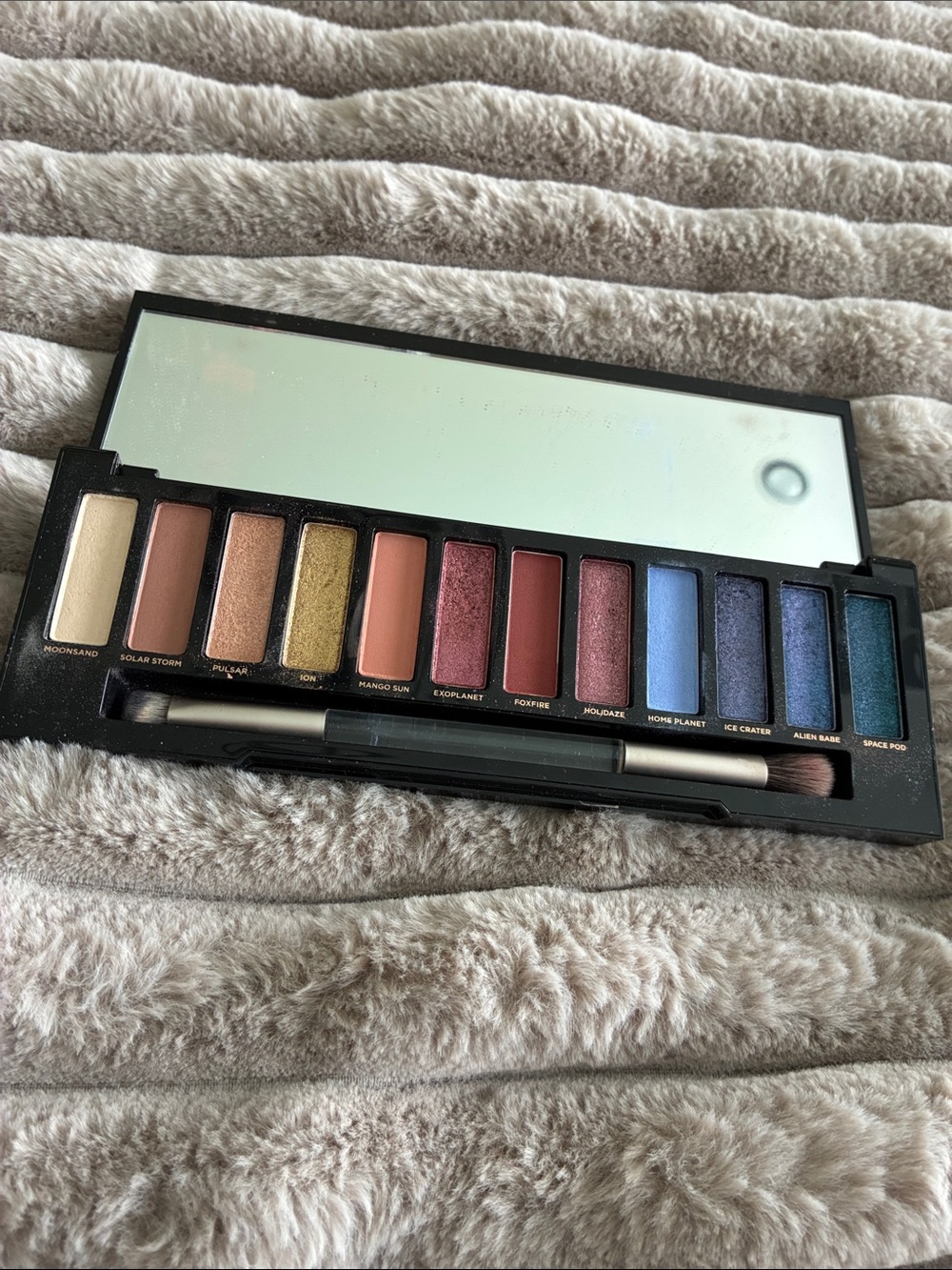 Urban Decay Naked Palette — Purple and Pink Artwork - Picture 3 of 4